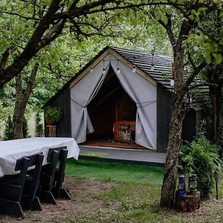 Siedlisko Raz Sie Zyje - Glamping Luxury tent Wolka (Wegrow)