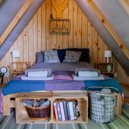 Siedlisko Raz Sie Zyje - Glamping Luxury tent
